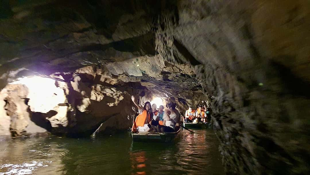 Hang Tối - Hang động ở Tràng An